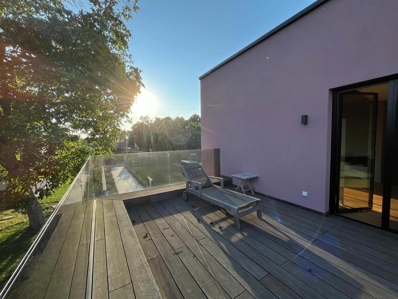 Villa Rose Close To Vienna & Airport Maria Ellend ภายนอก รูปภาพ