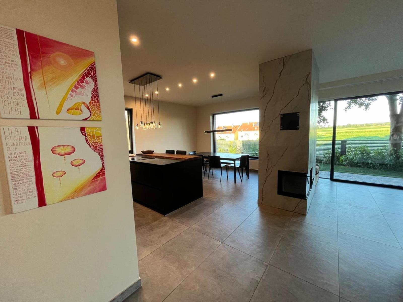 Villa Rose Close To Vienna & Airport Maria Ellend ภายนอก รูปภาพ