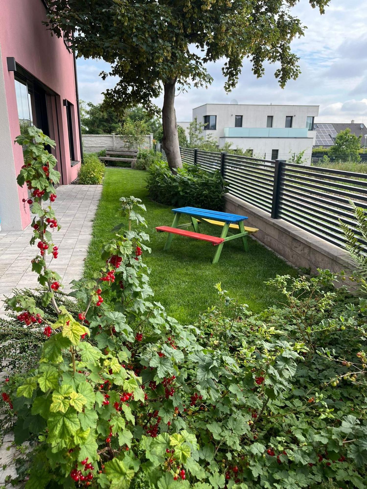 Villa Rose Close To Vienna & Airport Maria Ellend ภายนอก รูปภาพ