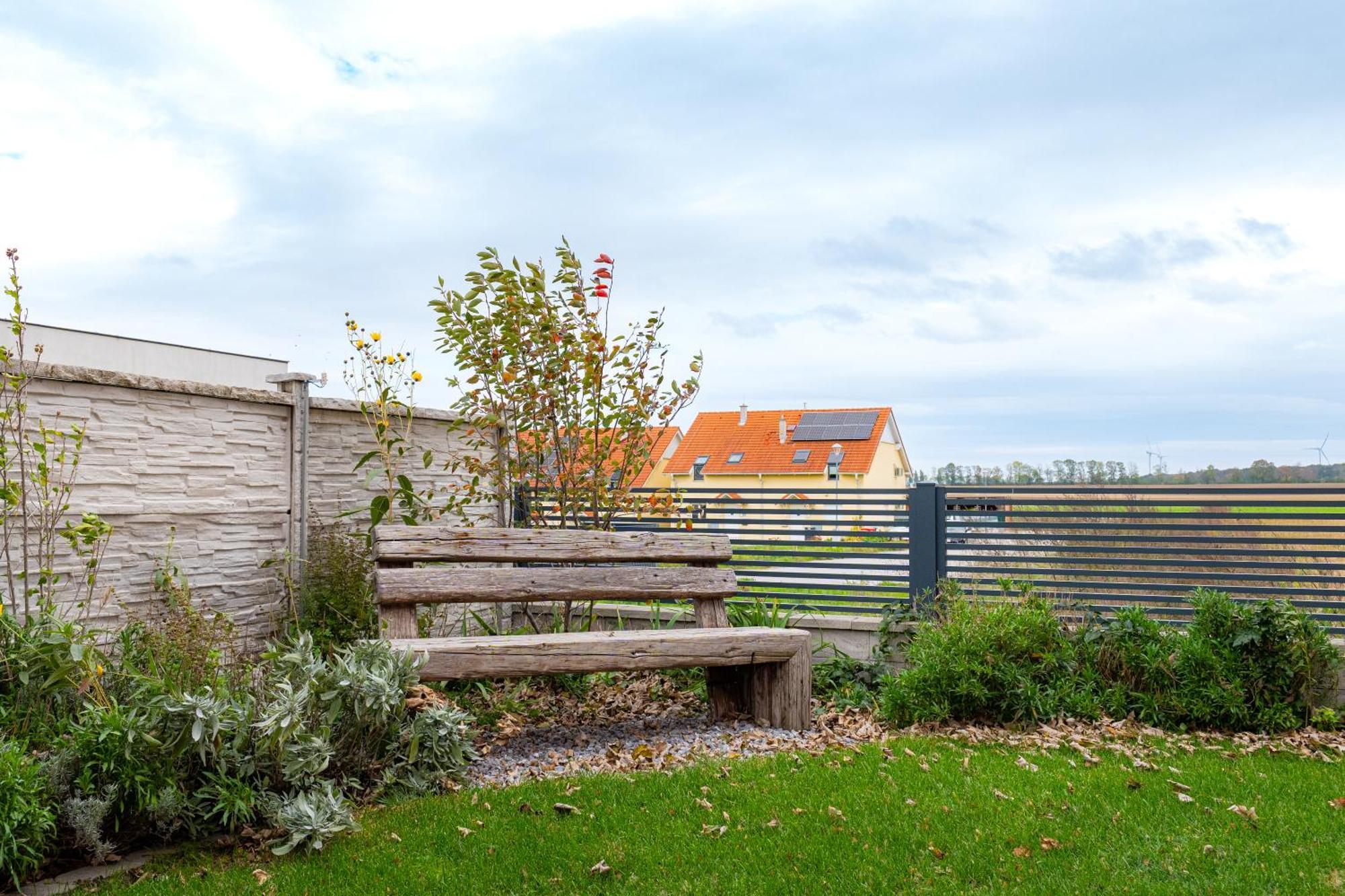 Villa Rose Close To Vienna & Airport Maria Ellend ภายนอก รูปภาพ